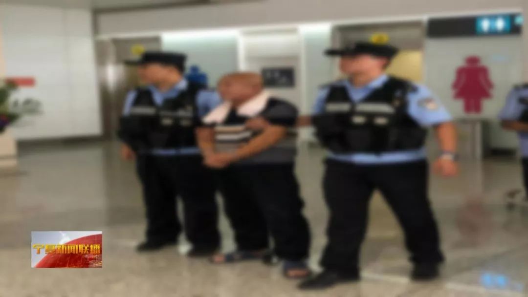 民警面对复杂情境，权衡正义与人性—以怕误伤嫌犯母亲未开枪为例民警怕误伤嫌犯母亲未开枪怎么办