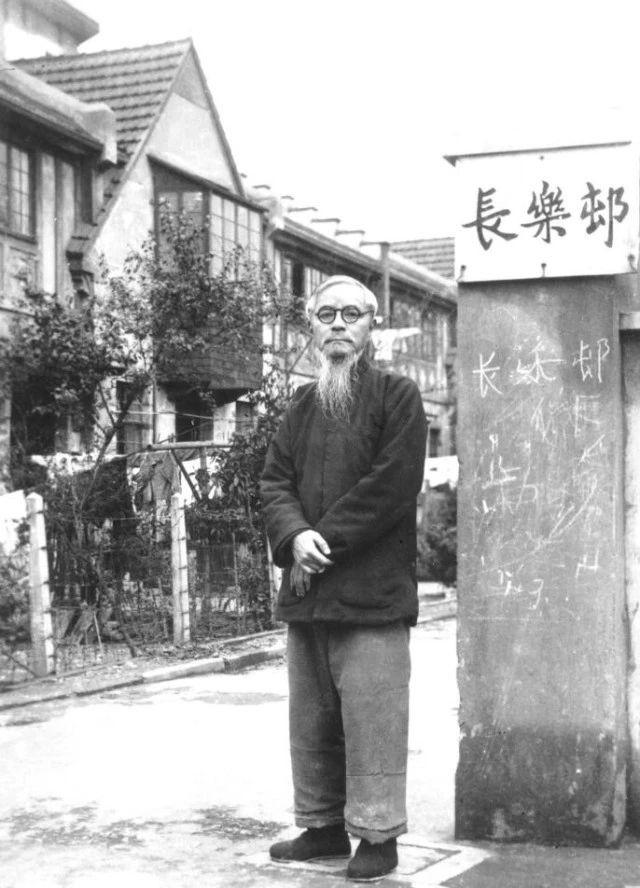 揭秘四肖八码中特期，精准预测的背后与风险警示四肖八码中特期期准精选资料丿做牛做马