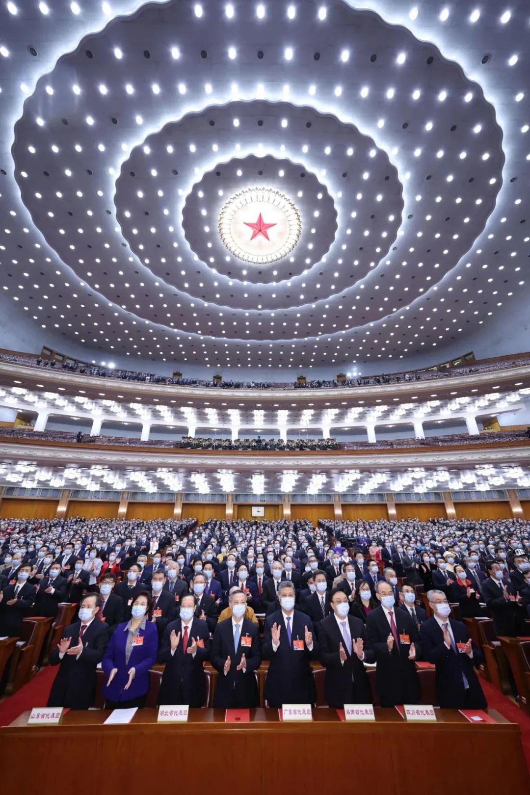 2035年香港最全资料指南，精准信息，一网打尽2025年正版资料免费大全